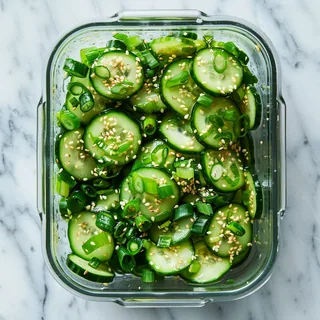 Asiatischer Gurken-Sesam-Salat