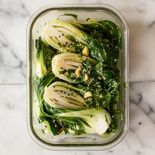 Gedämpfter Pak Choi mit Knoblauch