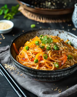 Gebratene Curry-Reisnudeln
