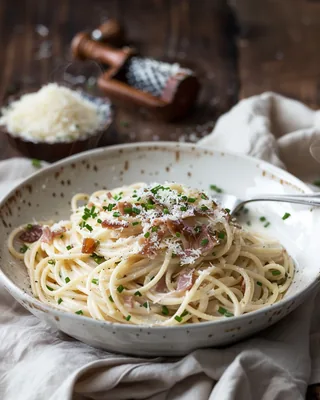 Knoblauch-Parmesan-Pasta mit Schinken