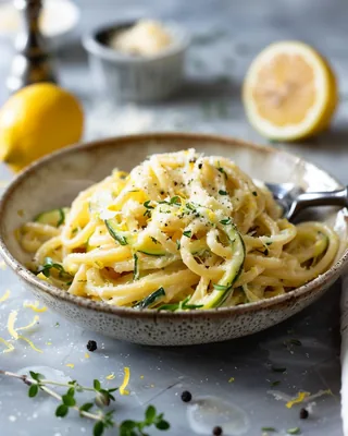 Zitronen-Thymian-Zucchini-Pasta